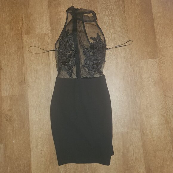 Black Dress 🖤 - Picture 3 of 3